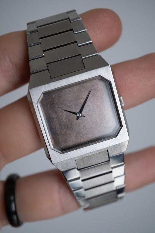 Custom Monochrome | Rado base, manual caliber